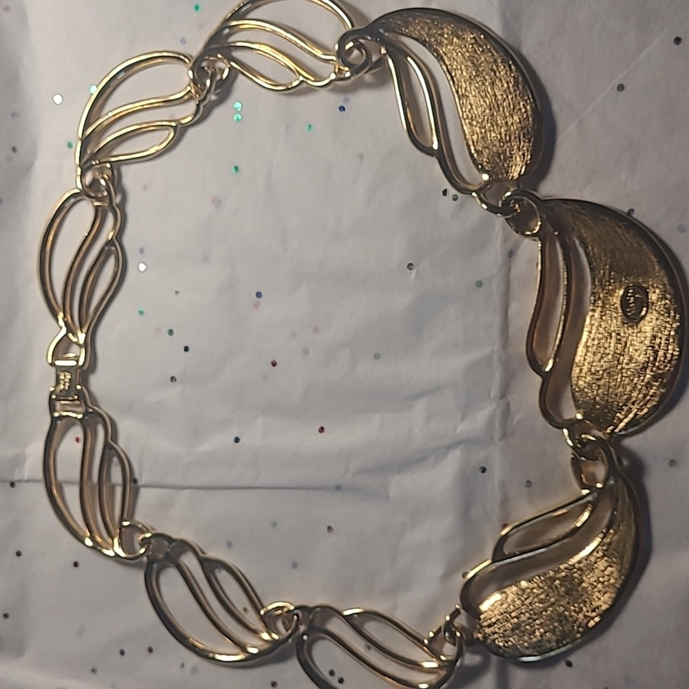 Elegant Gold Toned Necklace By Napier